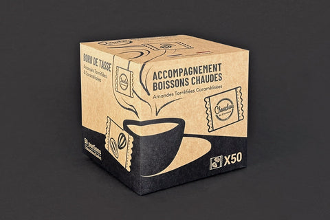 Des confiseries à l'amande pour le café.