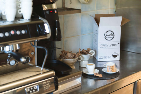 Tasse de cafe avec accompagnement boissons chaudes